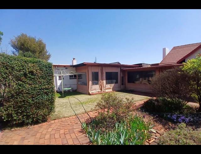4 BEDROOM HOUSE FOR SALE IN RONDEBULT